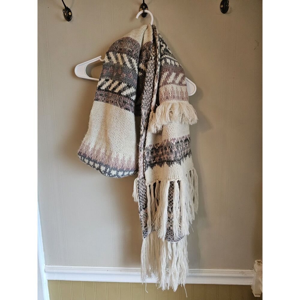 American Eagle Outfitters Cream and Brown Patterned Scarf